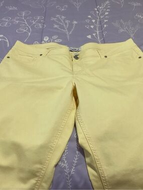 Jordache Pale Yellow Women's Skinny Jeans